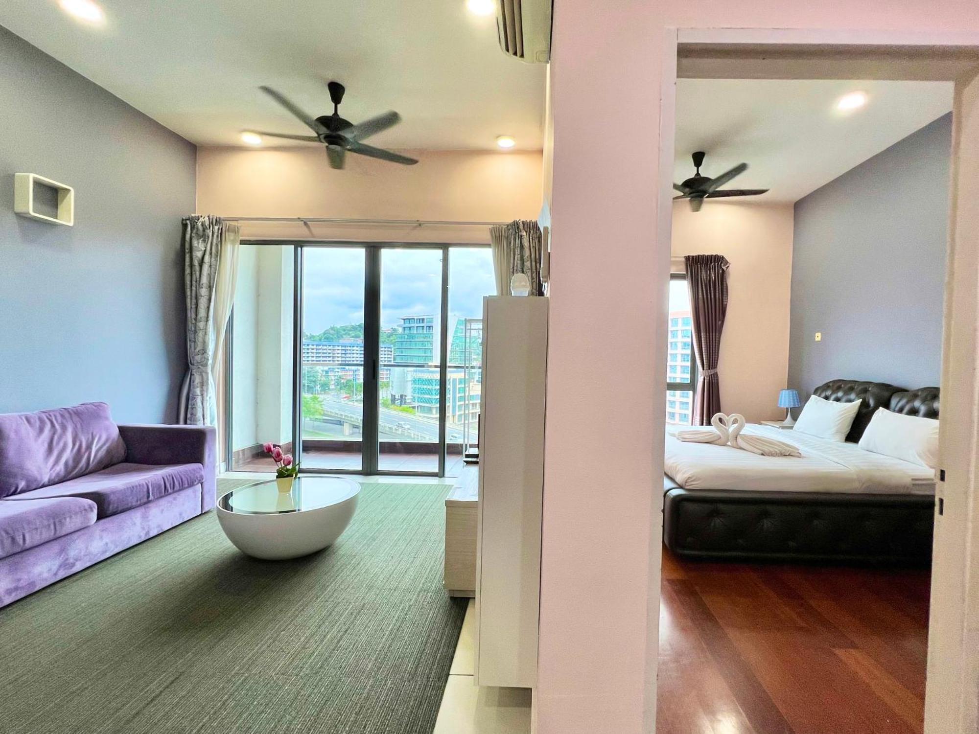 Capital O 90987 The Loft Residences Homestay @ Imago Shopping Mall 2 Kampong Sembulan 외부 사진