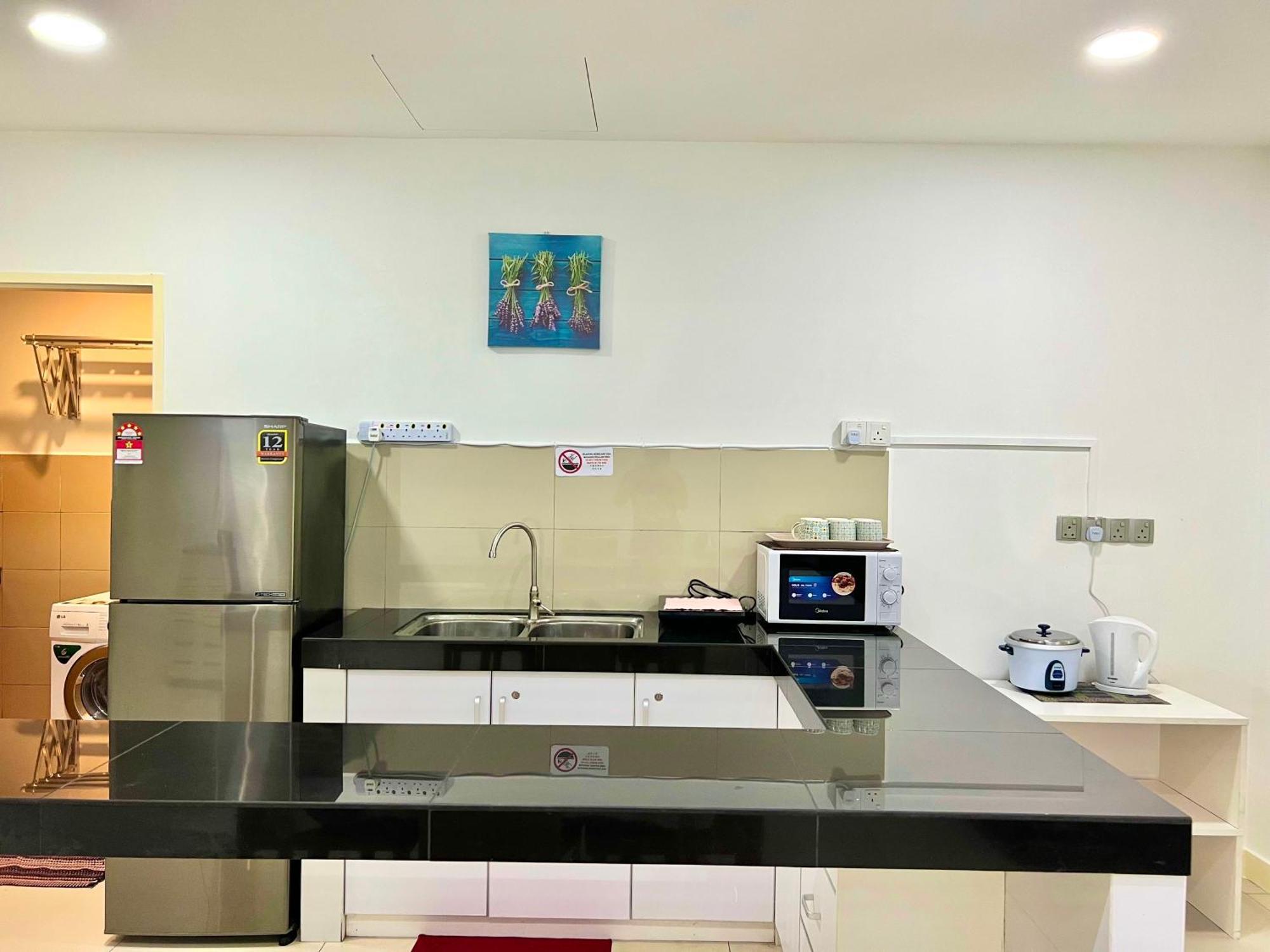 Capital O 90987 The Loft Residences Homestay @ Imago Shopping Mall 2 Kampong Sembulan 외부 사진
