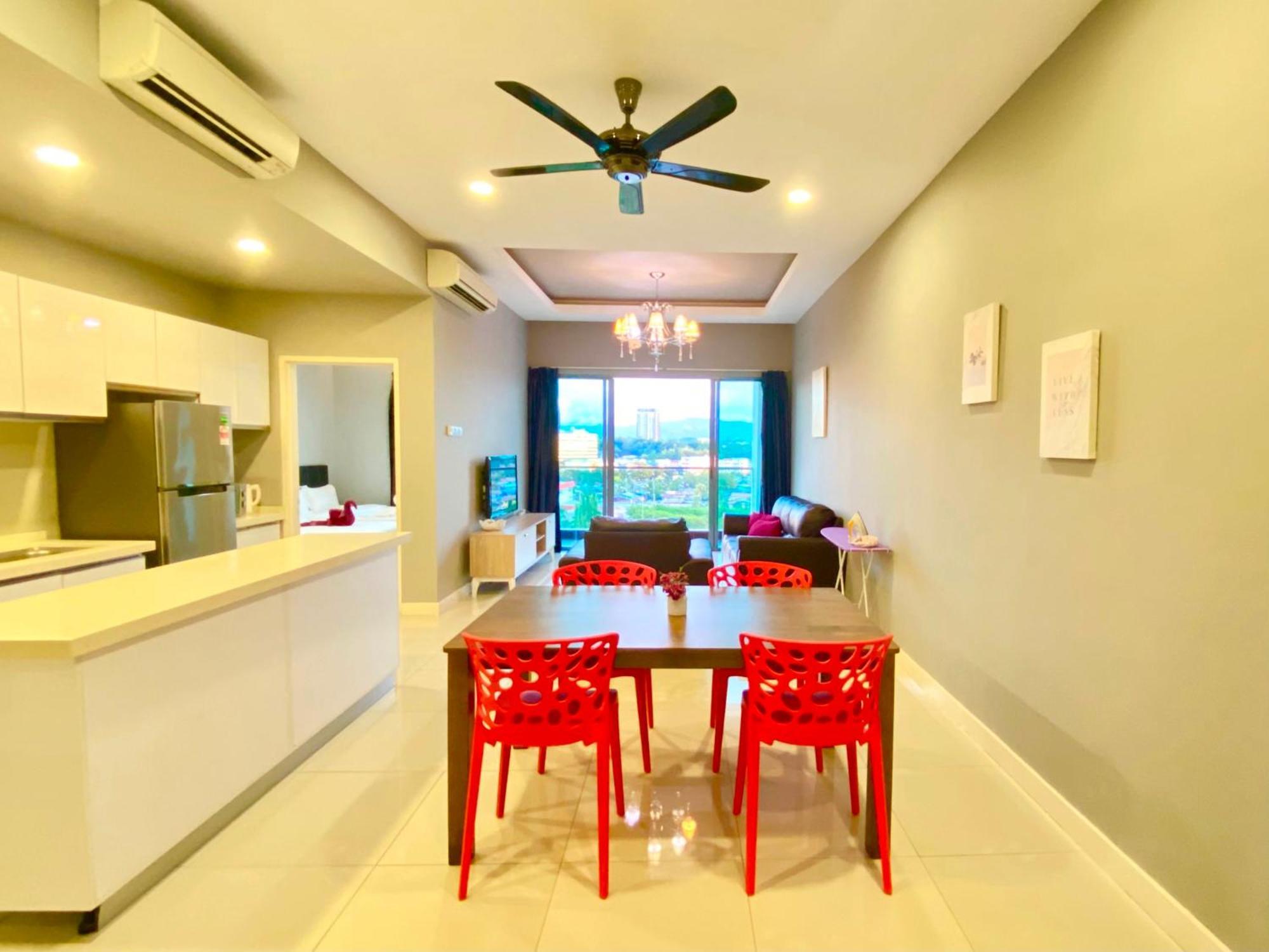 Capital O 90987 The Loft Residences Homestay @ Imago Shopping Mall 2 Kampong Sembulan 외부 사진