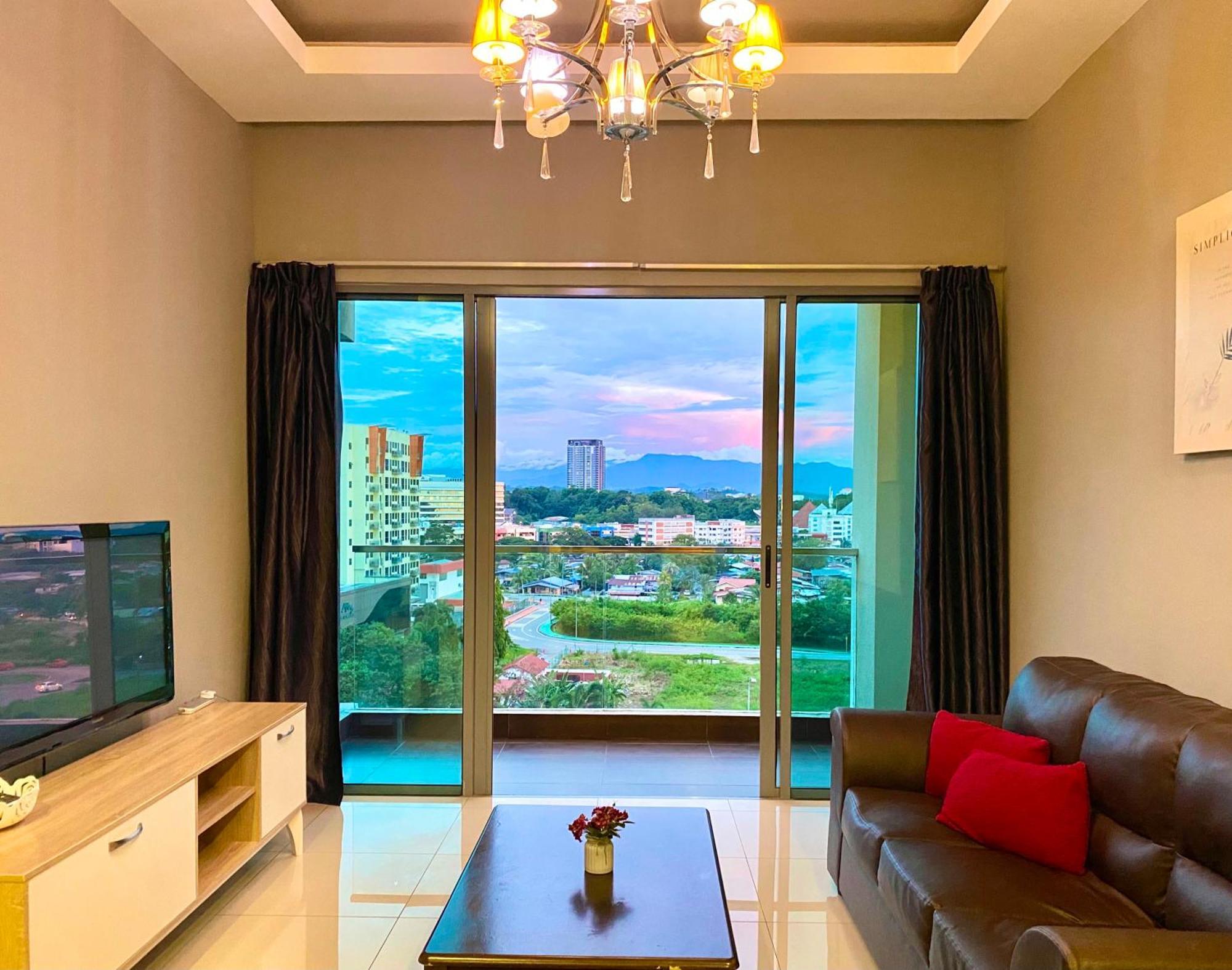 Capital O 90987 The Loft Residences Homestay @ Imago Shopping Mall 2 Kampong Sembulan 외부 사진